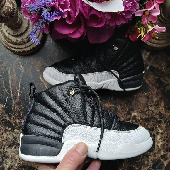 Jordan 12 Retro Playoffs Basketball/Streetwear Shoes Size 2 Youth - Picture 2 of 14